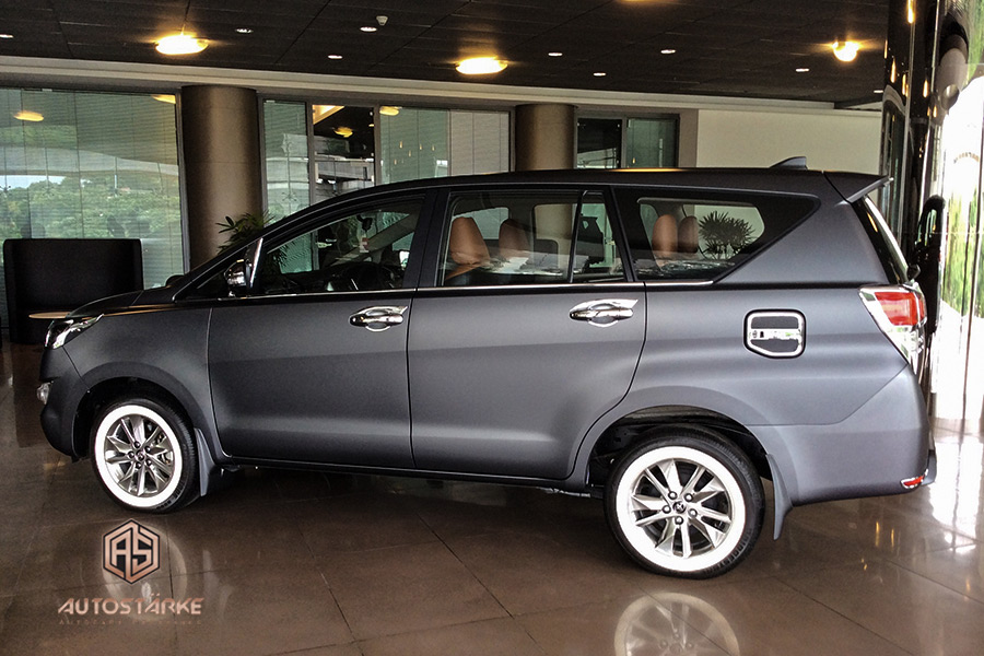 innova crysta Painting