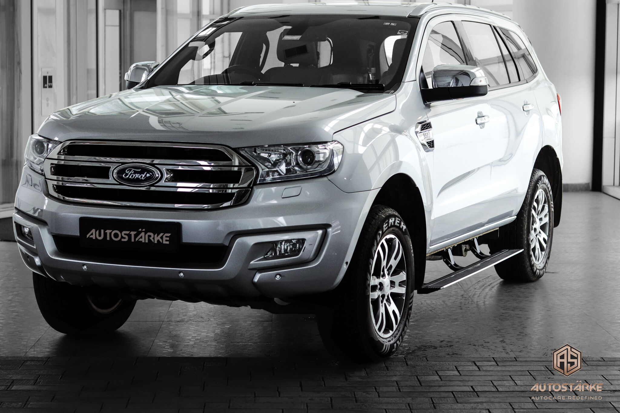 Get stylish automatic side steps for your ford endeavour