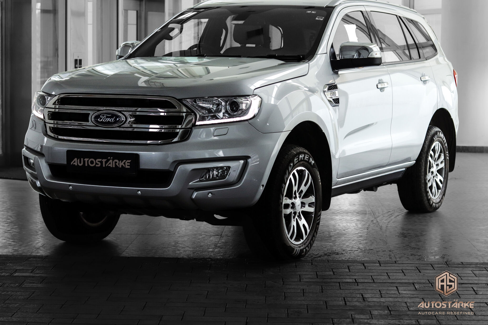  Automatic Side Stepper For Ford Endeavour