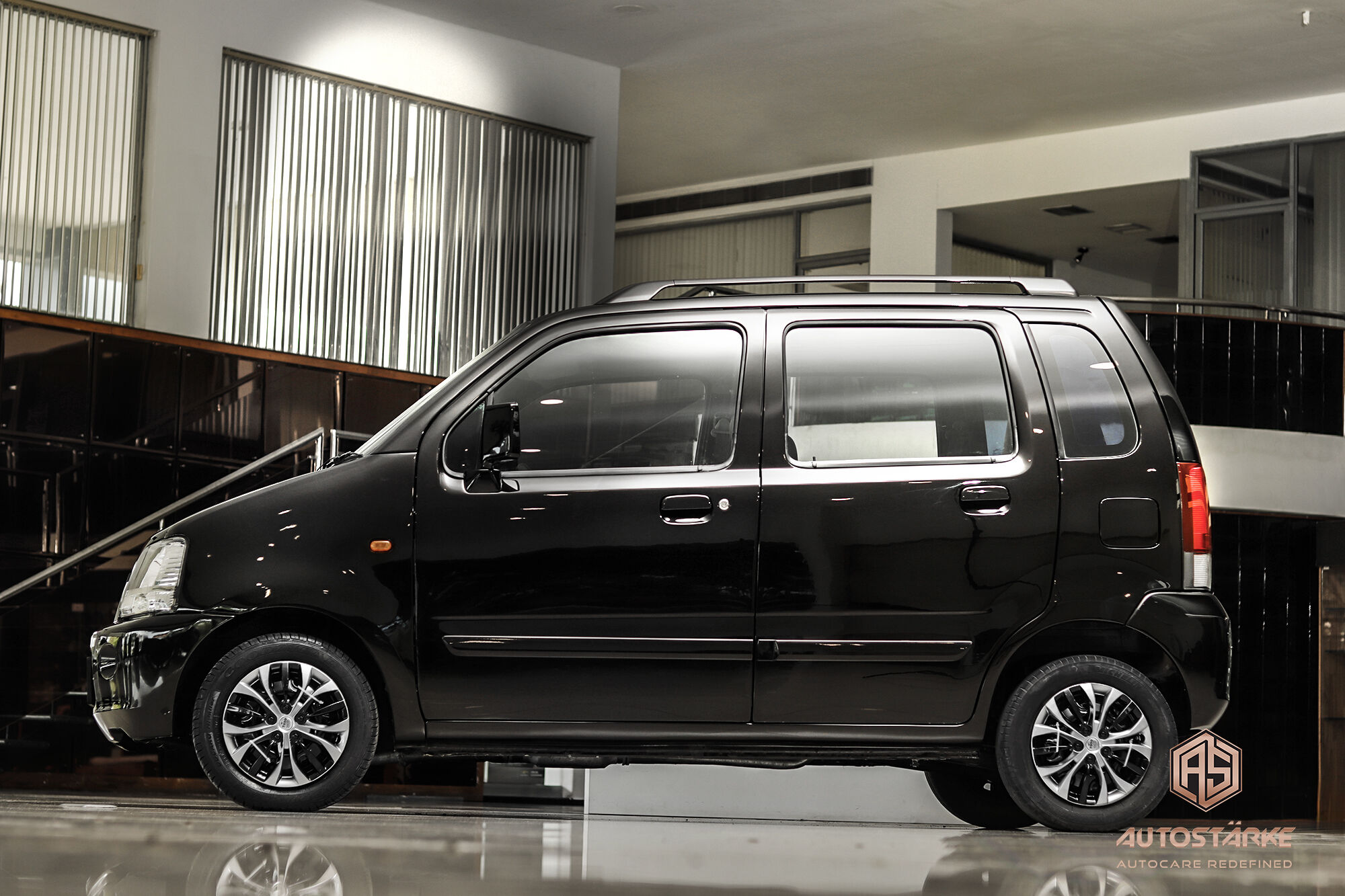 Maruti Suzuki WagonR Car Denting and Painting Service 
