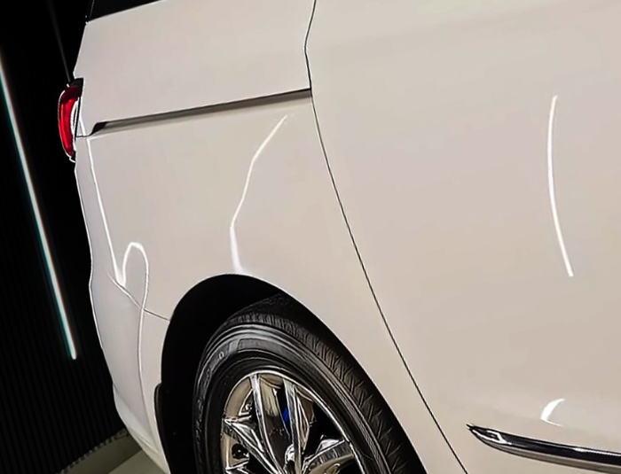 Kia Carnival ceramic paint protection with FEYNLAB by Autostarke