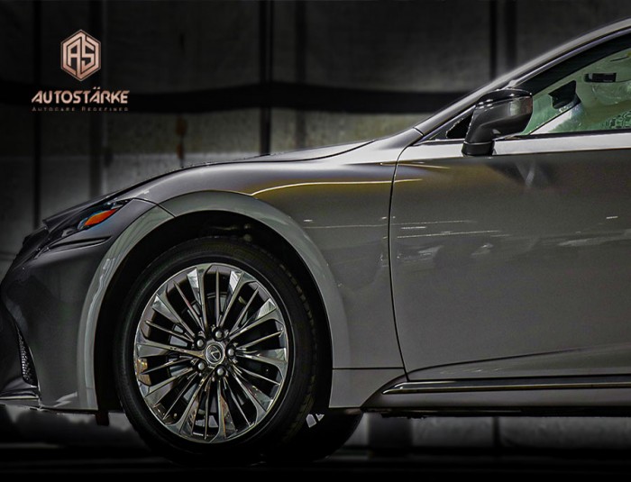Lexus ES 300 h FeynLab