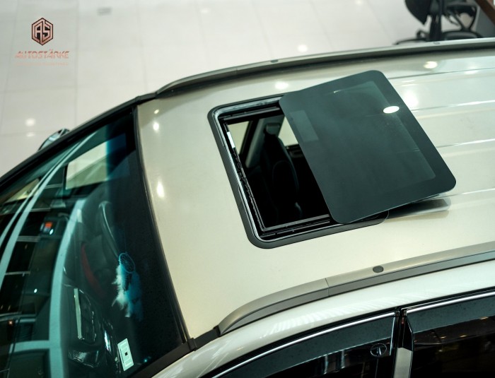 sunroof in Tata Hexa