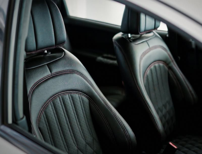 Custom comfortable seats installed in Honda BR-V by Autostarke